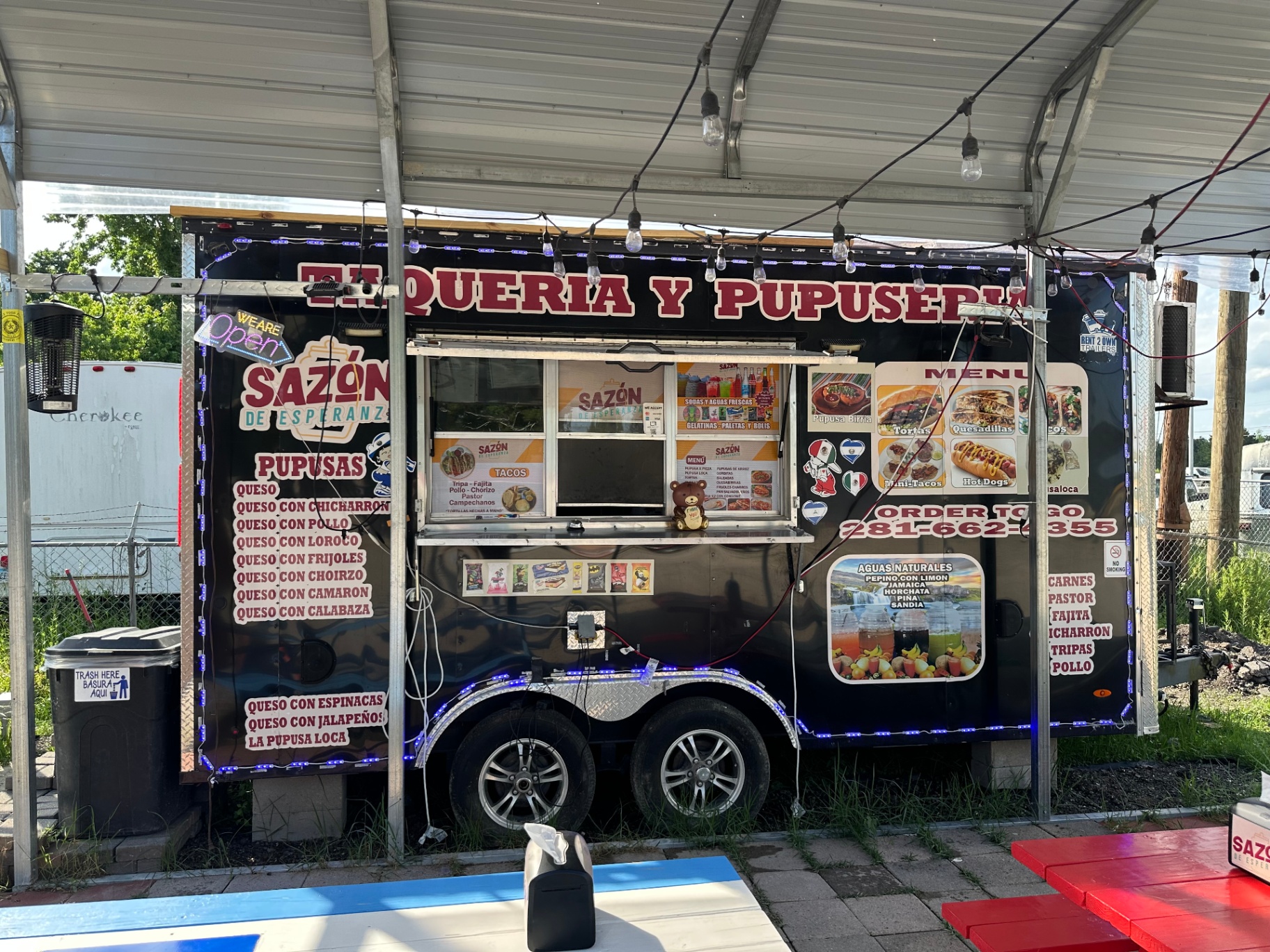 Sazón de Esperanza Taquería y Pupusería